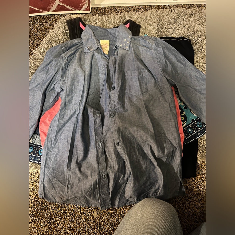 Girls clothes bundle - Picture 3 of 12